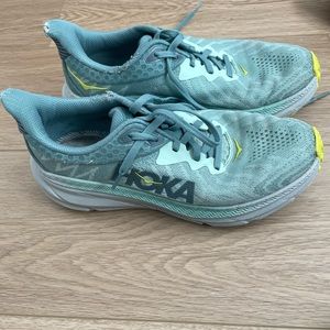 Size 8.5B hoka blue shoes